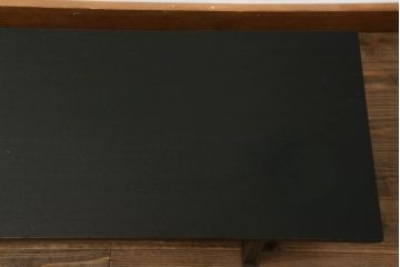 昭和中期の裁ち板をリペア&カスタム!濃い茶色で着色仕上げ。(ローテーブル、作業台、飾り台、陳列台)