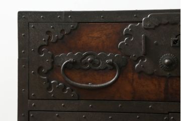 江戸〜明治期の佐渡船箪笥の見た目を変えずに綺麗にリペア!引き出しや可動部を調整し、クリアワックス仕上げ。(舟箪笥、時代箪笥、帳箱、小物収納、帳場箪笥)
