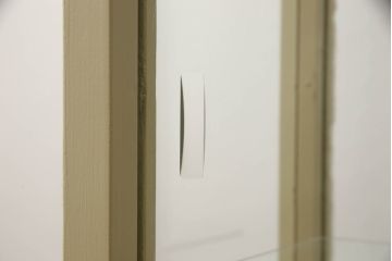 ガラスケースをリペア&カスタム!天板と側面板をクリアガラスに変更し、木部はモカベージュでペイント仕上げ。(ショーケース、陳列棚、飾り棚、店舗什器)