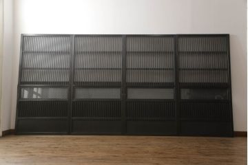 格子戸をリペア&カスタム!設置場所に合わせてリサイズし、麻の葉ガラスに交換。濃い茶色で着色仕上げ。(引き戸、ガラス帯戸、建具)