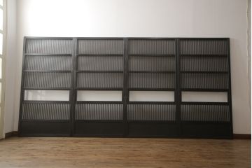 格子戸をリペア&カスタム!設置場所に合わせてリサイズし、麻の葉ガラスに交換。濃い茶色で着色仕上げ。(引き戸、ガラス帯戸、建具)