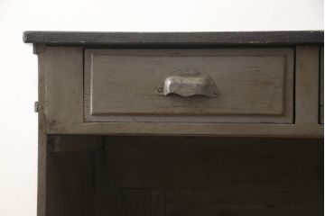 カウンターテーブルの見た目を変えずに綺麗にリペア!金具も現状の物を使用。元のペイントを活かして仕上げ。(作業台、デスク、在宅ワーク、在宅用レジ台、収納棚、店舗什器、オルタネイティブ品、改造品、引き出し)