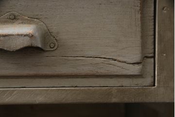 カウンターテーブルの見た目を変えずに綺麗にリペア!金具も現状の物を使用。元のペイントを活かして仕上げ。(作業台、デスク、在宅ワーク、在宅用レジ台、収納棚、店舗什器、オルタネイティブ品、改造品、引き出し)