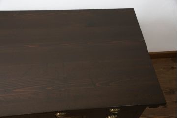 片袖机をリペア&カスタム!設置場所に合わせて天板の幅をリサイズ。引き出しの取っ手を交換。1トーン落ち着いた色味に着色仕上げ。(ワークデスク、在宅ワーク用、在宅用、オフィスデスク)