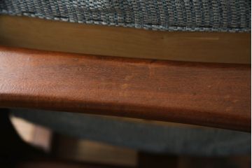 ダイニングチェアをリペア&カスタム!座面の生地を張替え、背もたれは木製に変更。1トーン落ち着いた色味に着色仕上げ。(椅子、イス、イギリス、英国)