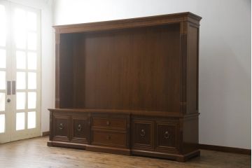 ドレクセルヘリテイジの大型キャビネットをリペア&カスタム!テレビを設置できるよう上段の棚を取り除き、装飾を移設。引き出しはフラップダウン式に加工。(テレビ台、AVボード、収納棚、戸棚)