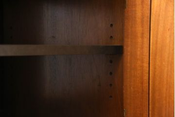 ドレクセルヘリテイジの大型キャビネットをリペア&カスタム!テレビを設置できるよう上段の棚を取り除き、装飾を移設。引き出しはフラップダウン式に加工。(テレビ台、AVボード、収納棚、戸棚)