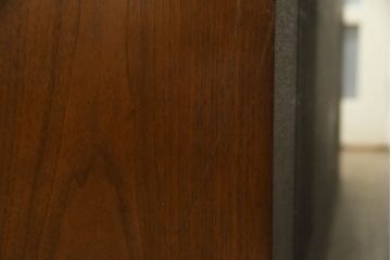 ドレクセルヘリテイジの大型キャビネットをリペア&カスタム!テレビを設置できるよう上段の棚を取り除き、装飾を移設。引き出しはフラップダウン式に加工。(テレビ台、AVボード、収納棚、戸棚)