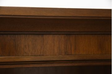 ドレクセルヘリテイジの大型キャビネットをリペア&カスタム!テレビを設置できるよう上段の棚を取り除き、装飾を移設。引き出しはフラップダウン式に加工。(テレビ台、AVボード、収納棚、戸棚)