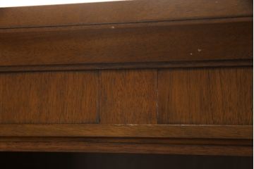 ドレクセルヘリテイジの大型キャビネットをリペア&カスタム!テレビを設置できるよう上段の棚を取り除き、装飾を移設。引き出しはフラップダウン式に加工。(テレビ台、AVボード、収納棚、戸棚)