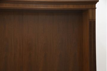 ドレクセルヘリテイジの大型キャビネットをリペア&カスタム!テレビを設置できるよう上段の棚を取り除き、装飾を移設。引き出しはフラップダウン式に加工。(テレビ台、AVボード、収納棚、戸棚)