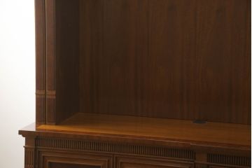 ドレクセルヘリテイジの大型キャビネットをリペア&カスタム!テレビを設置できるよう上段の棚を取り除き、装飾を移設。引き出しはフラップダウン式に加工。(テレビ台、AVボード、収納棚、戸棚)