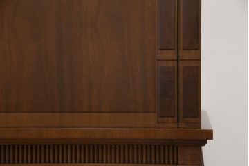 ドレクセルヘリテイジの大型キャビネットをリペア&カスタム!テレビを設置できるよう上段の棚を取り除き、装飾を移設。引き出しはフラップダウン式に加工。(テレビ台、AVボード、収納棚、戸棚)