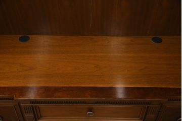 ドレクセルヘリテイジの大型キャビネットをリペア&カスタム!テレビを設置できるよう上段の棚を取り除き、装飾を移設。引き出しはフラップダウン式に加工。(テレビ台、AVボード、収納棚、戸棚)