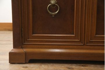 ドレクセルヘリテイジの大型キャビネットをリペア&カスタム!テレビを設置できるよう上段の棚を取り除き、装飾を移設。引き出しはフラップダウン式に加工。(テレビ台、AVボード、収納棚、戸棚)