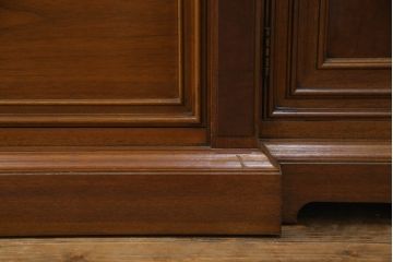 ドレクセルヘリテイジの大型キャビネットをリペア&カスタム!テレビを設置できるよう上段の棚を取り除き、装飾を移設。引き出しはフラップダウン式に加工。(テレビ台、AVボード、収納棚、戸棚)