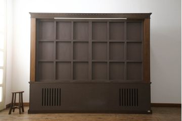 ドレクセルヘリテイジの大型キャビネットをリペア&カスタム!テレビを設置できるよう上段の棚を取り除き、装飾を移設。引き出しはフラップダウン式に加工。(テレビ台、AVボード、収納棚、戸棚)