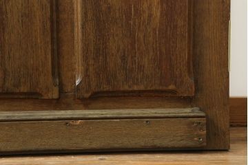 ドアをリペア&カスタム!設置場所に合わせてリサイズし、ガラスを新品に差し替え。レバーハンドルと内締り錠を取り付け。屋外側は外部対応保護塗装。(木製扉、建具)