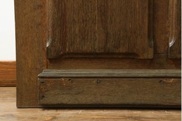 ドアをリペア&カスタム!設置場所に合わせてリサイズし、ガラスを新品に差し替え。レバーハンドルと内締り錠を取り付け。屋外側は外部対応保護塗装。(木製扉、建具)