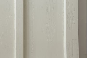 ドアをリペア&カスタム!設置場所に合わせてリサイズし、ガラスを新品に差し替え。レバーハンドルと内締り錠を取り付け。屋外側は外部対応保護塗装。(木製扉、建具)