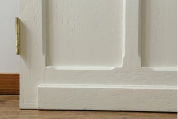 ドアをリペア&カスタム!設置場所に合わせてリサイズし、ガラスを新品に差し替え。レバーハンドルと内締り錠を取り付け。屋外側は外部対応保護塗装。(木製扉、建具)