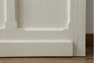 ドアをリペア&カスタム!設置場所に合わせてリサイズし、ガラスを新品に差し替え。レバーハンドルと内締り錠を取り付け。屋外側は外部対応保護塗装。(木製扉、建具)