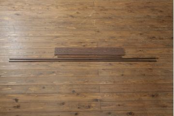 ドアをリペア&カスタム!設置場所に合わせてリサイズし、ガラスを新品に差し替え。レバーハンドルと内締り錠を取り付け。屋外側は外部対応保護塗装。(木製扉、建具)