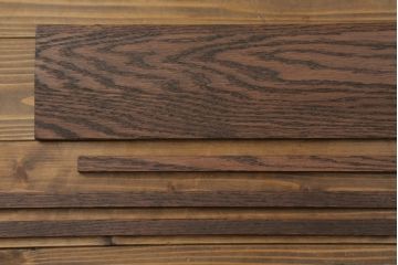 ドアをリペア&カスタム!設置場所に合わせてリサイズし、ガラスを新品に差し替え。レバーハンドルと内締り錠を取り付け。屋外側は外部対応保護塗装。(木製扉、建具)