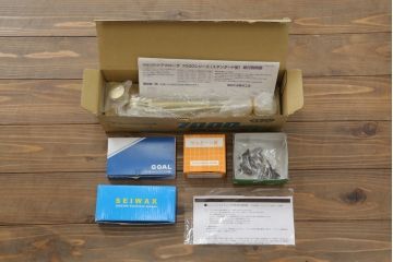 ドアをリペア&カスタム!設置場所に合わせてリサイズし、ガラスを新品に差し替え。レバーハンドルと内締り錠を取り付け。屋外側は外部対応保護塗装。(木製扉、建具)