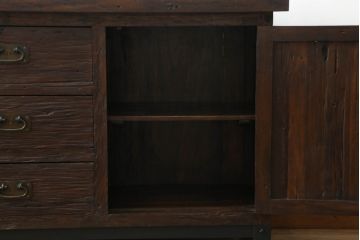 カウンターテーブルをリペア&カスタム!脚をカットし、新に鉄脚を取り付け。1トーン落ち着いた色味に着色仕上げ。(サイドキャビネット、サイドボード、収納棚、戸棚、リビングボード、引き出し)