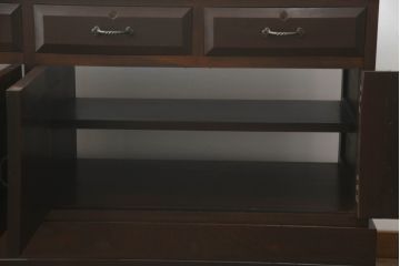 カウンターサイドボードをリペア&カスタム!両面から使用できるよう背面を加工。取り外し可能な台輪を新規製作。現状の色味をベースに1トーン落ち着いた色味に着色仕上げ。(カウンターテーブル、サイドキャビネット、収納棚、戸棚、引き出し、ヴィンテージ)