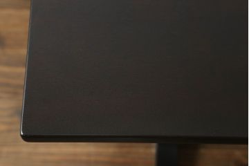 松本民芸家具のダイニングテーブルをリペア&カスタム!1トーン落ち着いた色味に着色し、クリア塗装仕上げに。(作業台、ビンテージ、ヴィンテージ、2人掛け、食卓)