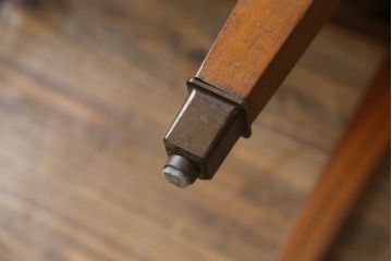 ドレクセルヘリテイジのスツールをリペア&カスタム!脚元にフェルト付きの鋲を取り付け。(オットマン、椅子、イス、チェア)