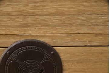 庄内箪笥のローボードの見た目を変えずに綺麗にリペア!クリアワックスで木地色仕上げ。(総桐箪笥、総桐たんす、収納タンス、時代箪笥、引き出し、テレビ台、テレビボード、ローチェスト)
