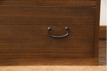 総桐箪笥をリペア&カスタム!高品質リペアを施し、濃い茶系で着色仕上げ。(桐たんす、総桐たんす、時代箪笥、衣装タンス、チェスト、引き出し、和箪笥)
