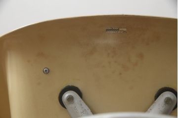 ラウンジチェアをリペア&カスタム!高品質リペアを施し、座面の生地を張替え。(イージーチェア、1人掛けソファ、椅子)