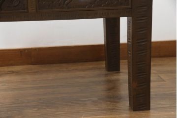 軽井沢彫りの平机をリペア&カスタム!脚をカットし高さをリサイズ。1トーン落ち着いた色味に着色仕上げ。(コンソールテーブル、ワークデスク、ローテーブル、座卓、在宅用、在宅ワーク用、作業台)