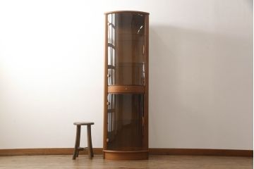 縦型キャビネットの見た目を変えずに綺麗にリペア!ガラスの棚板を新品に交換し、照明をLEDに変更。(キュリオケース、ガラスケース、ショーケース、飾り棚、陳列棚、収納棚、戸棚、店舗什器、ビンテージ、ヴィンテージ、北欧)