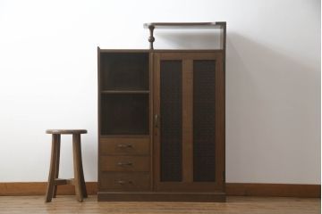 戸棚をリペア&カスタム!扉のガラスを模様入りのカラーガラスに変更。(収納棚、本箱、キャビネット、引き出し)