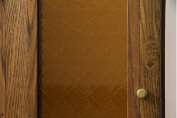 戸棚をリペア&カスタム!扉のガラスを模様入りのカラーガラスに変更。(収納棚、本箱、キャビネット、引き出し)