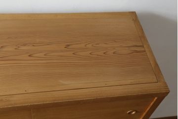 置き水屋の見た目を変えずに綺麗にリペア!着色やワックスは行わず、無垢の色合いのまま仕上げ。(置水屋、茶水屋、戸棚、茶棚、収納棚)