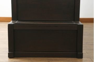 明治時代の二段重ね階段箪笥をリペア&カスタム!高品質リペアを施し、階段として使用できるよう補強。1トーン落ち着いた色味に着色仕上げ。(時代箪笥、収納箪笥、和タンス)