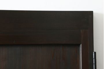 大正期の扉をリペア&カスタム!設置場所に合わせてリサイズ。マグネット式ラッチ金具を取り付け。濃い茶色で着色し仕上げ。(ドア、ガラスドア、片開きドア、木製ドア)