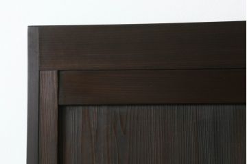 大正期の扉をリペア&カスタム!設置場所に合わせてリサイズ。マグネット式ラッチ金具を取り付け。濃い茶色で着色し仕上げ。(ドア、ガラスドア、片開きドア、木製ドア)