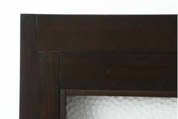 プレスガラス入り両開きドア1対をリペア&カスタム!設置場所に合わせてリサイズし、マグネット式ラッチ金具の取り付け。濃い茶色に着色仕上げ。(ガラスドア、木製ドア)