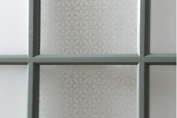 ガラス戸をリペア&カスタム!上部のガラスをアンティークゆらゆらガラスに交換。(引き戸、建具)