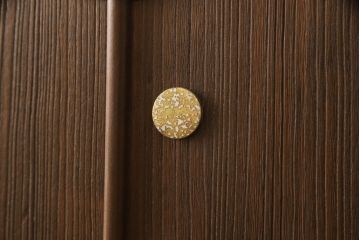 布団箪笥をリペア&カスタム!高品質リペアを施し、奥行きを狭くリサイズ。底板を補強し、オーク系で着色仕上げ。(収納箪笥、桐箪笥、和箪笥、桐たんす)