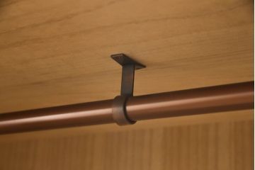岩谷堂箪笥のワードローブをリペア&カスタム!棚板を取り外し、内部がひとつの空間になるよう加工。現状の色味をベースに傷消し仕上げ。(洋服タンス、収納棚)