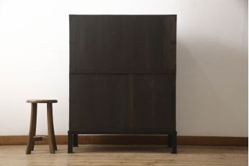 重ね箪笥をリペア&カスタム!観音扉内部は引き出しを取り外し棚に加工。鉄脚を取り付け、現状の色味をベースに着色仕上げ。(観音箪笥、衣装箪笥、時代箪笥、引き出し)