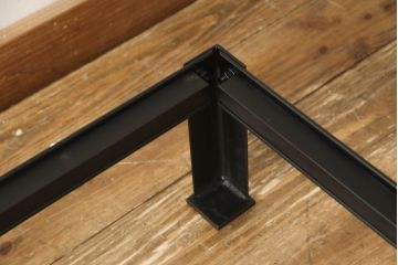 重ね箪笥をリペア&カスタム!観音扉内部は引き出しを取り外し棚に加工。鉄脚を取り付け、現状の色味をベースに着色仕上げ。(観音箪笥、衣装箪笥、時代箪笥、引き出し)